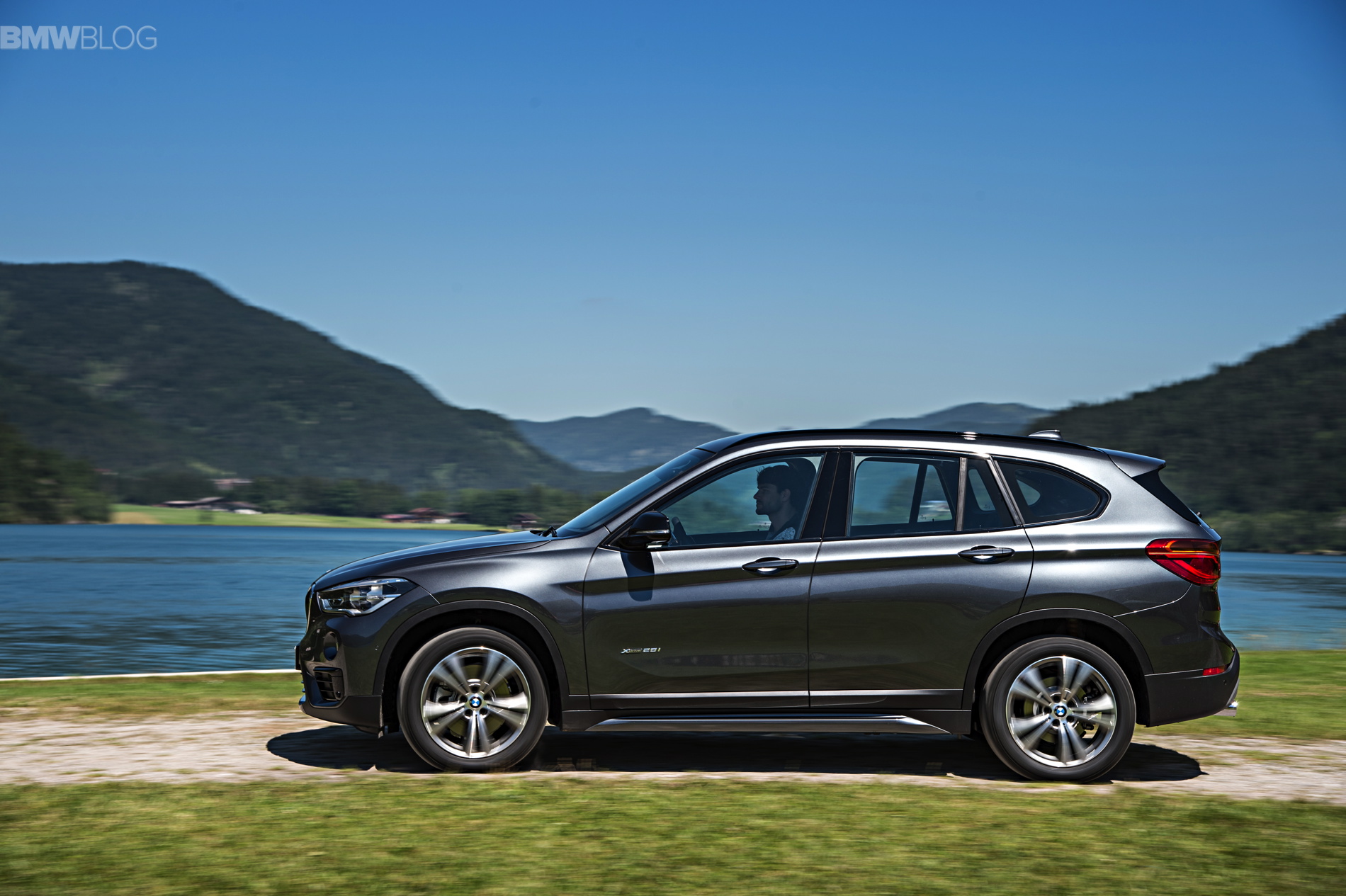 BMW X1 introduces new models: sDrive16i, sDrive18i, xDrive18d