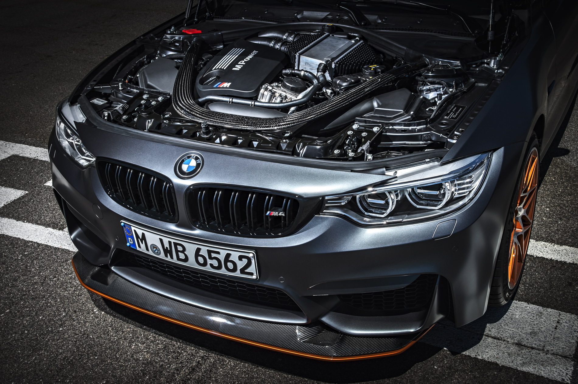 2016-BMW-M4-GTS-images-1900x1200-wallpap