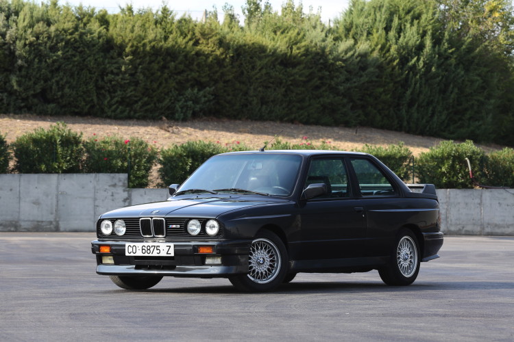 BMW-M3-E30-photos-1