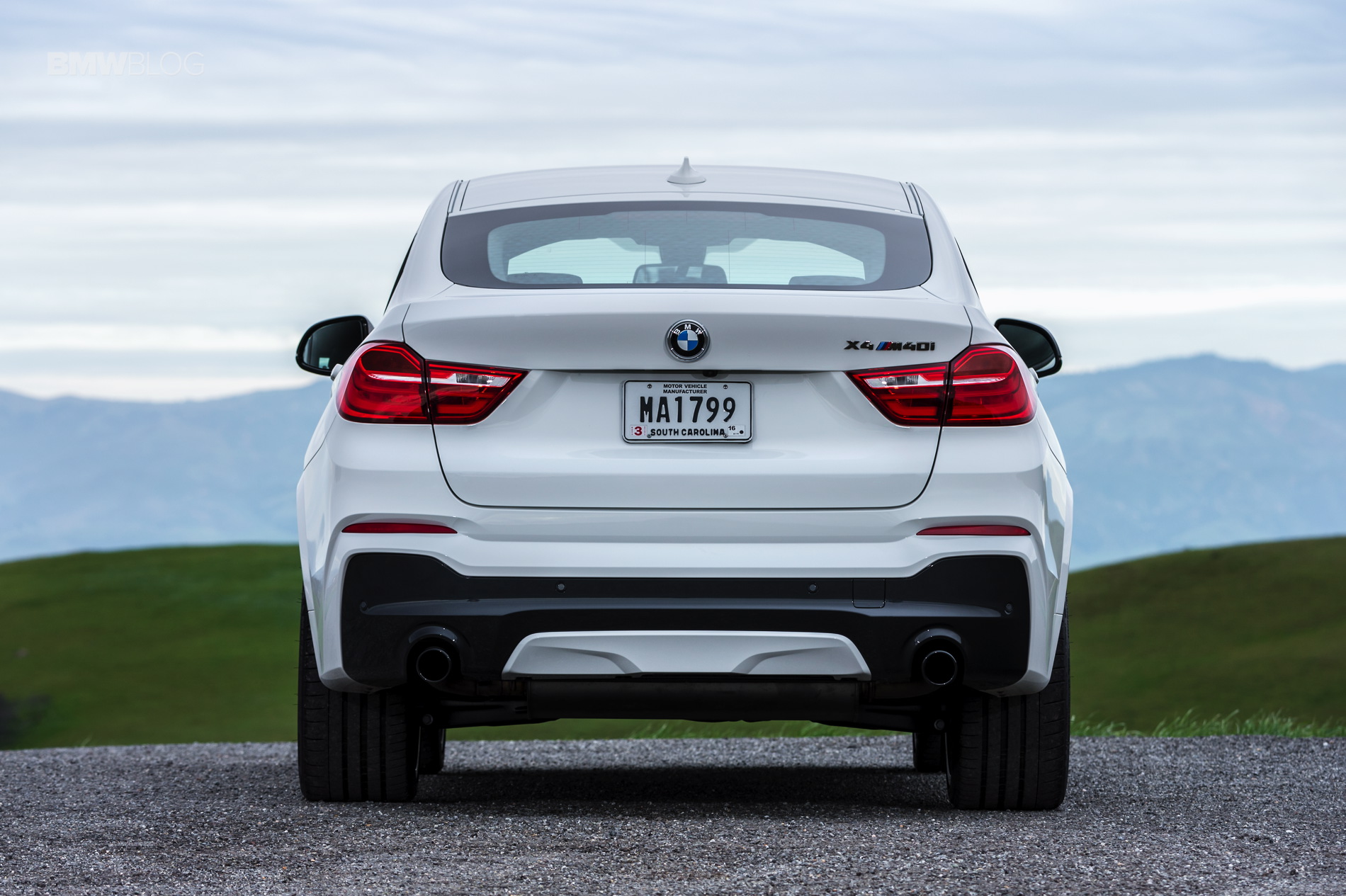 FIRST DRIVE: 2016 BMW X4 M40i