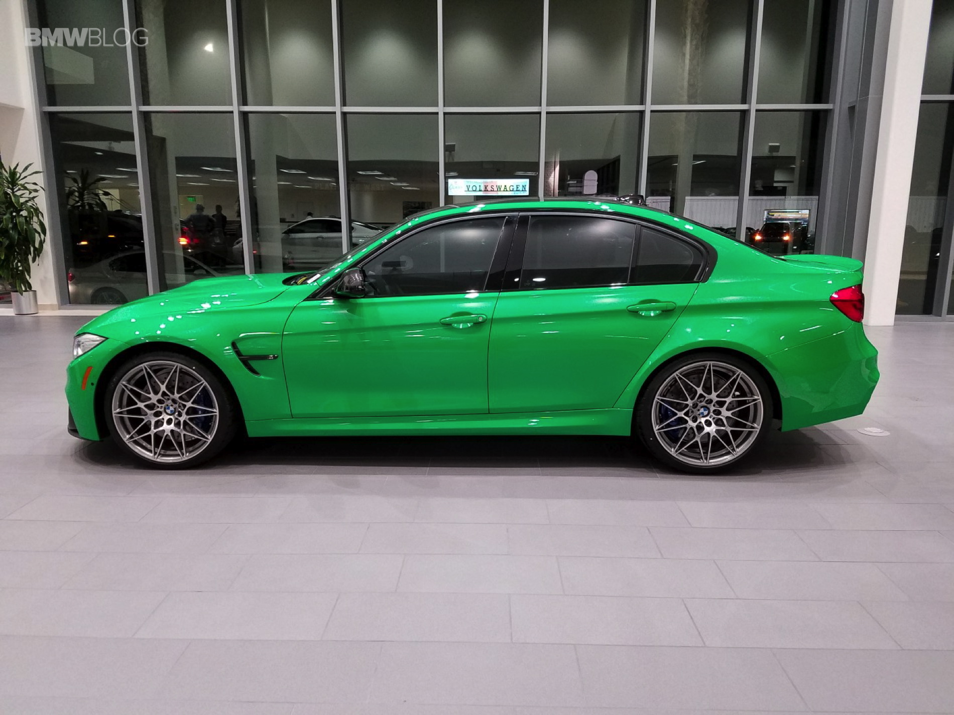 http://cdn.bmwblog.com/wp-content/uploads/2016/11/BMW-M3-Competition-Package-Signal-Green-2.jpg
