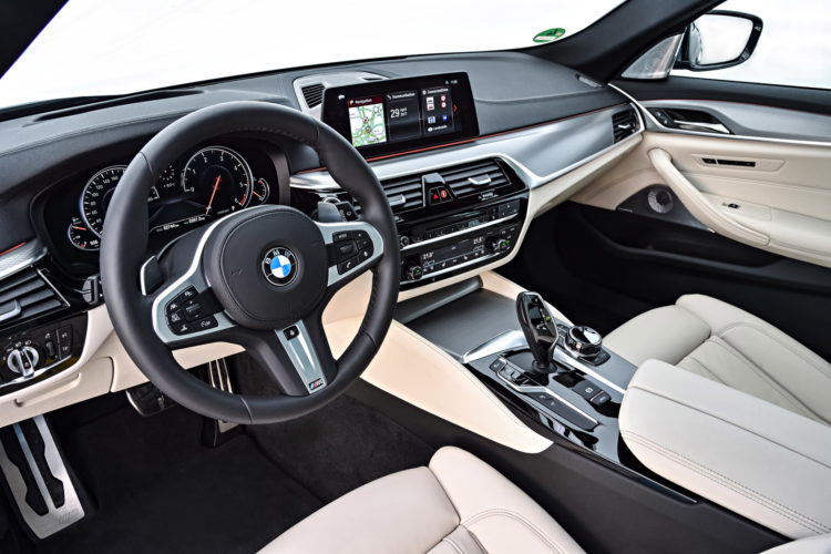 2017 BMW 530d Touring 27 750x500