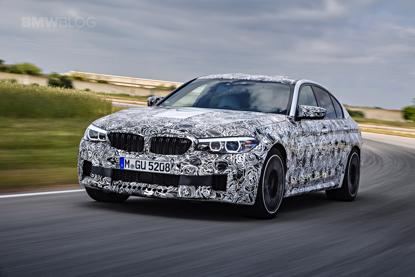 New BMW F90 M5 to be unveiled this month