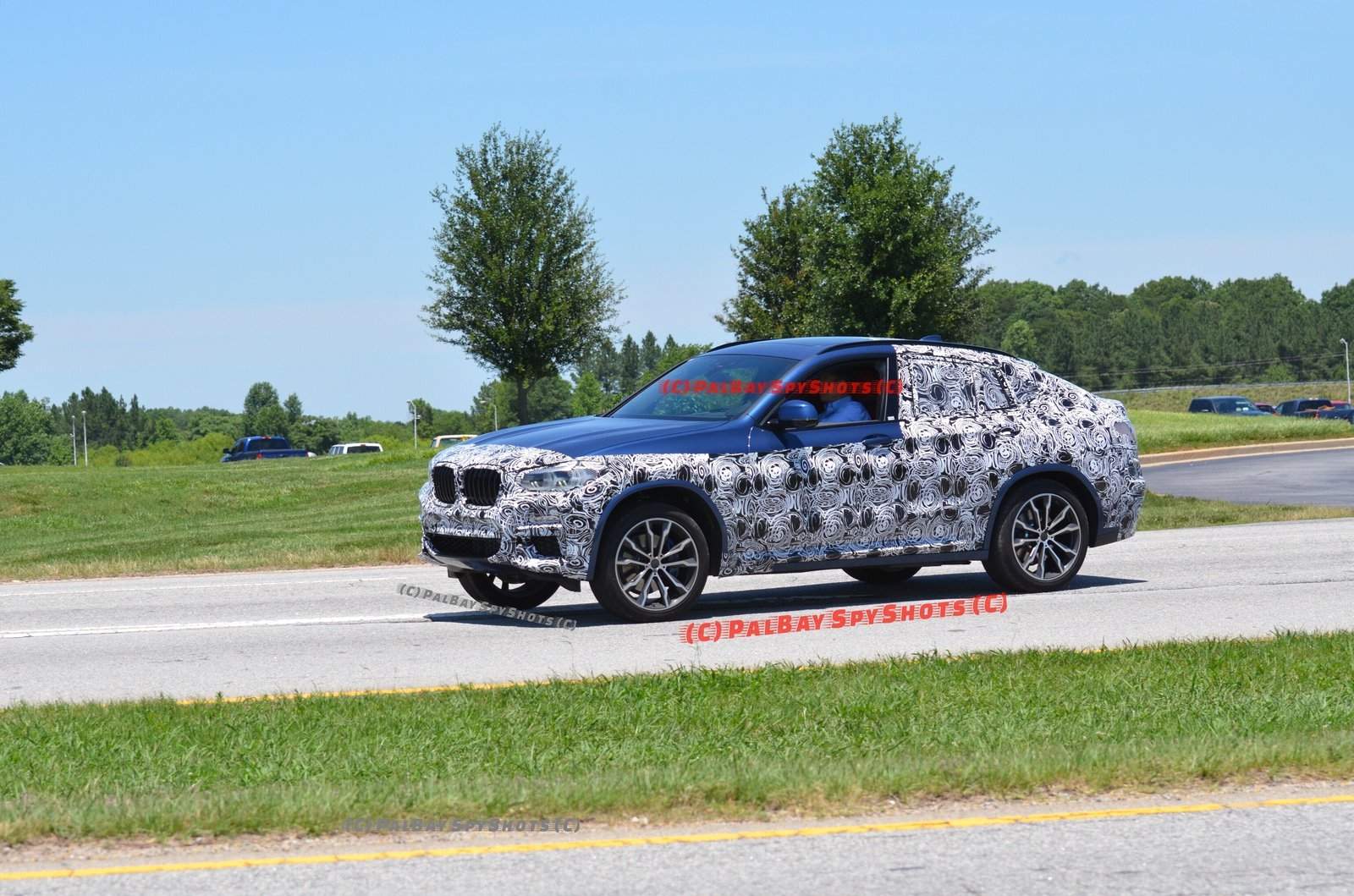 The 2015 BMW X4 spotted in Sophisto Grey