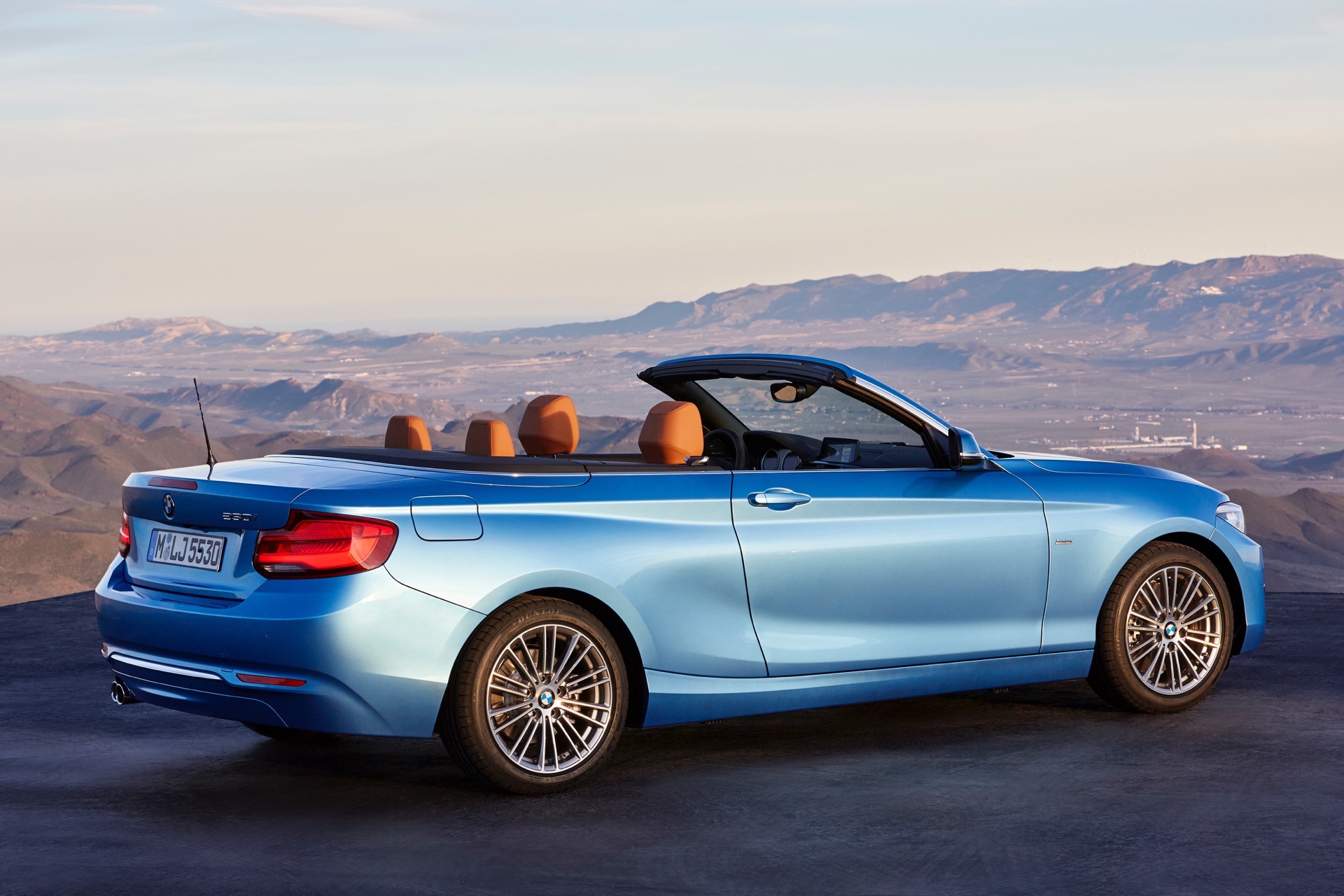 WORLD PREMIERE: BMW 2 Series Coupe and Convertible Facelift