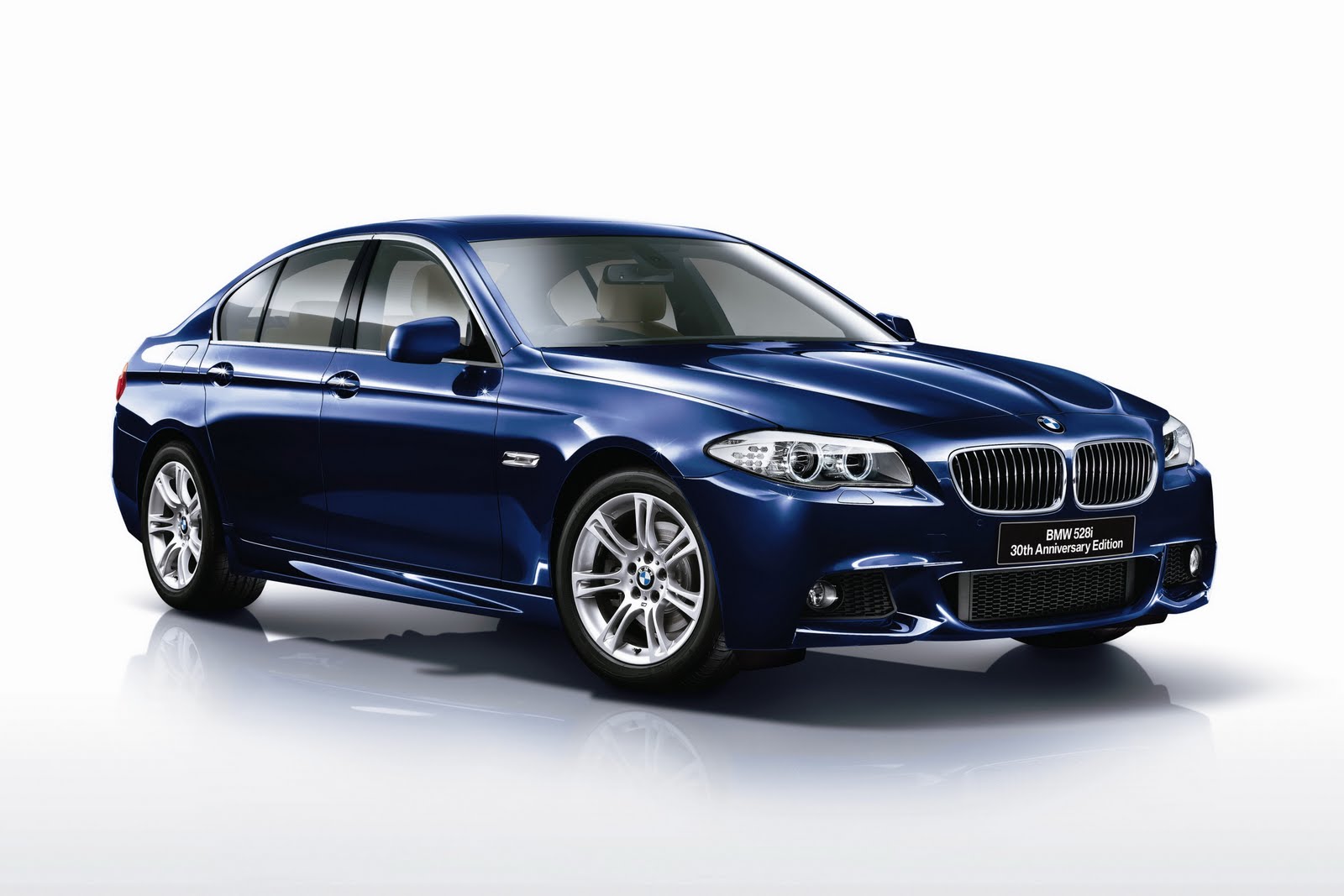 "BMW 528i 30th Anniversary Edition" for Japan