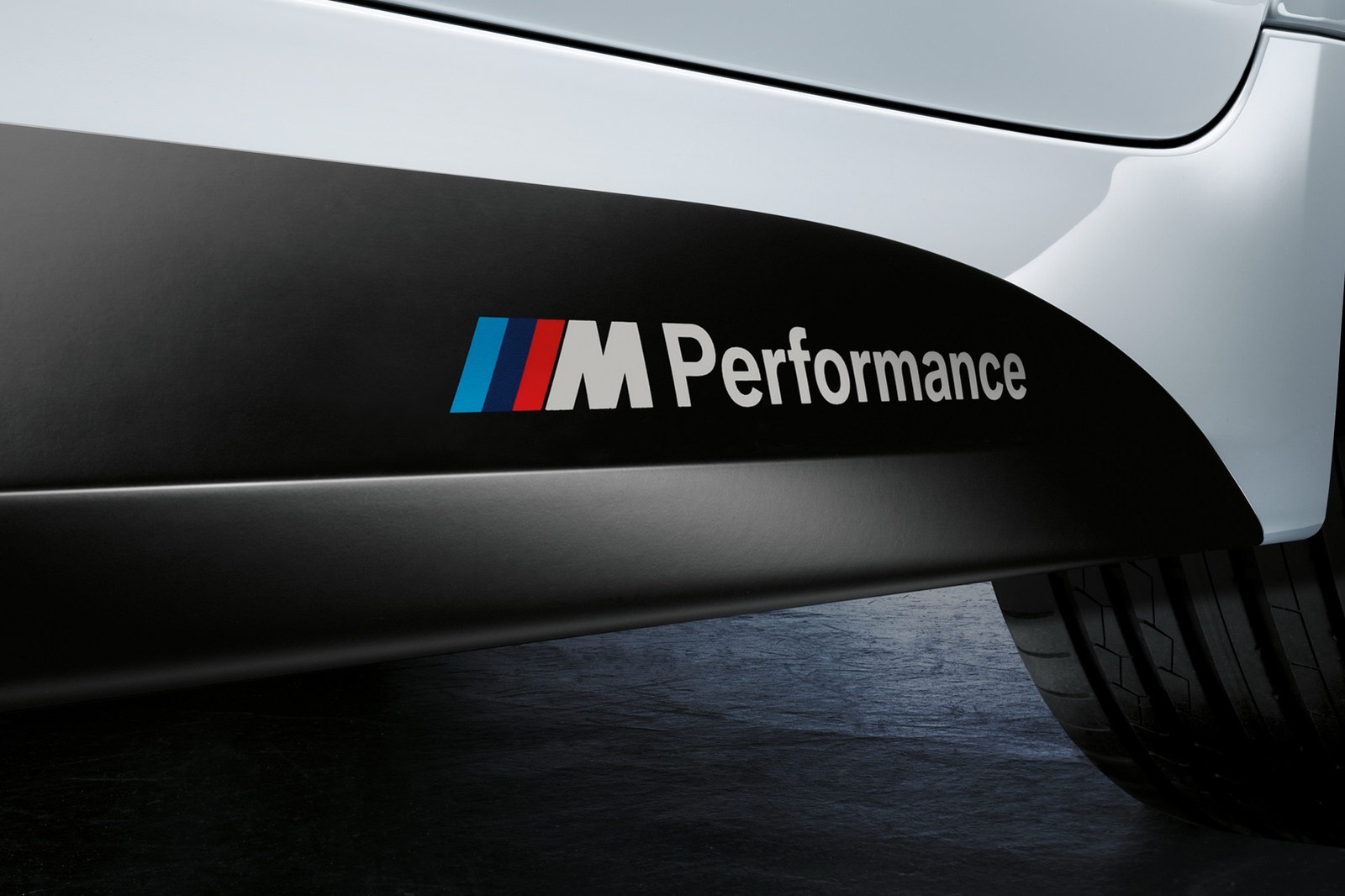 BMW-M-Performance-Parts-5-Series-F10-4.jpg