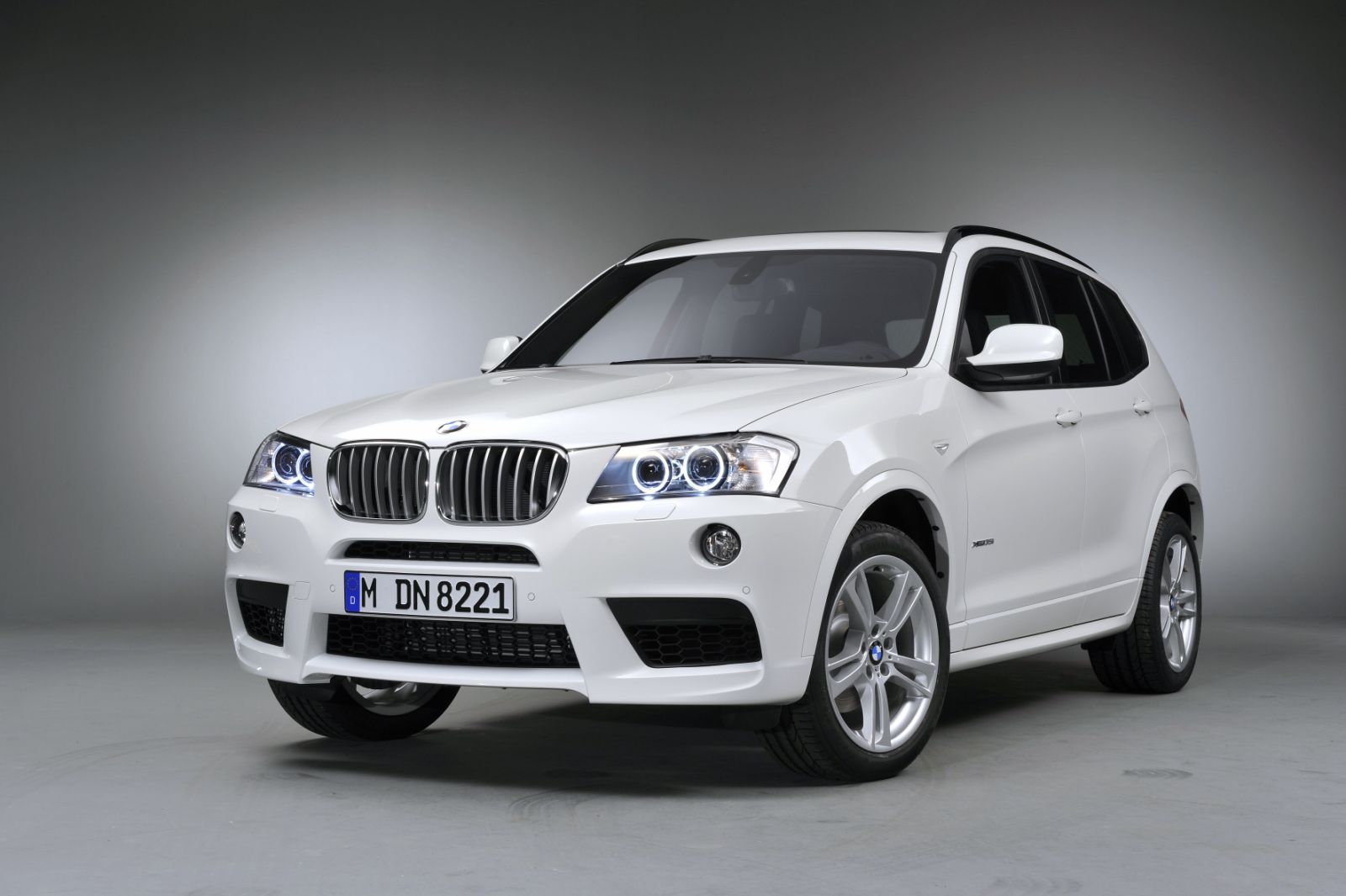 Paris Preview: 2011 BMW X3 with M Sport package