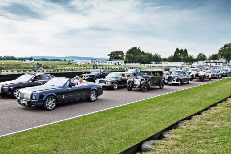100 Rolls-Royce cars celebrate 100 years of Spirit of Ecstasy