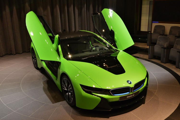BMW i8 in Neon Green