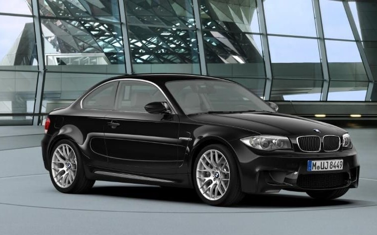Video: BMW 1M in Sapphire Black