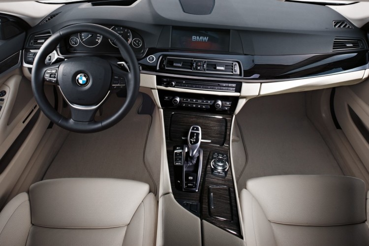 BMW Makes HD Radio Standard in new BMW 5 Series