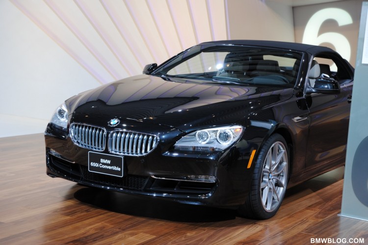 2011 NAIAS - Back in Black, The BMW 6 Cabriolet Shows Its Dark Side