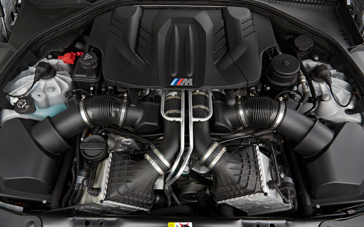 2014 BMW M6 Gran Coupe engine 2 750x469