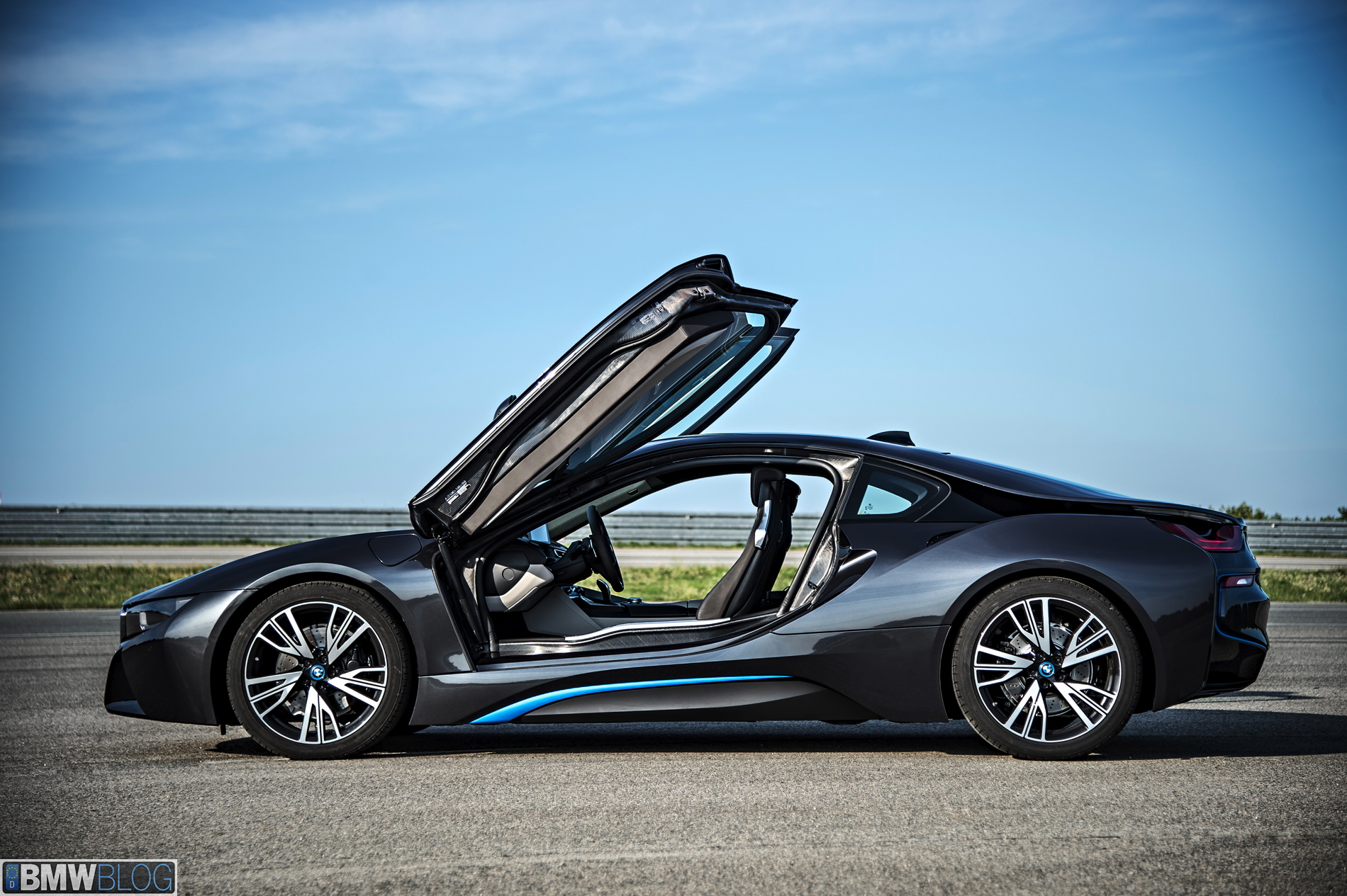 BMW I8 High Resolution Photos
