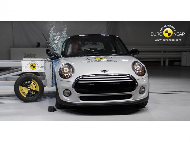 2014 mini safety rating 750x562