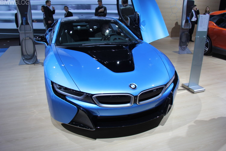 2014 NYIAS: BMW i8 in Protonic Blue