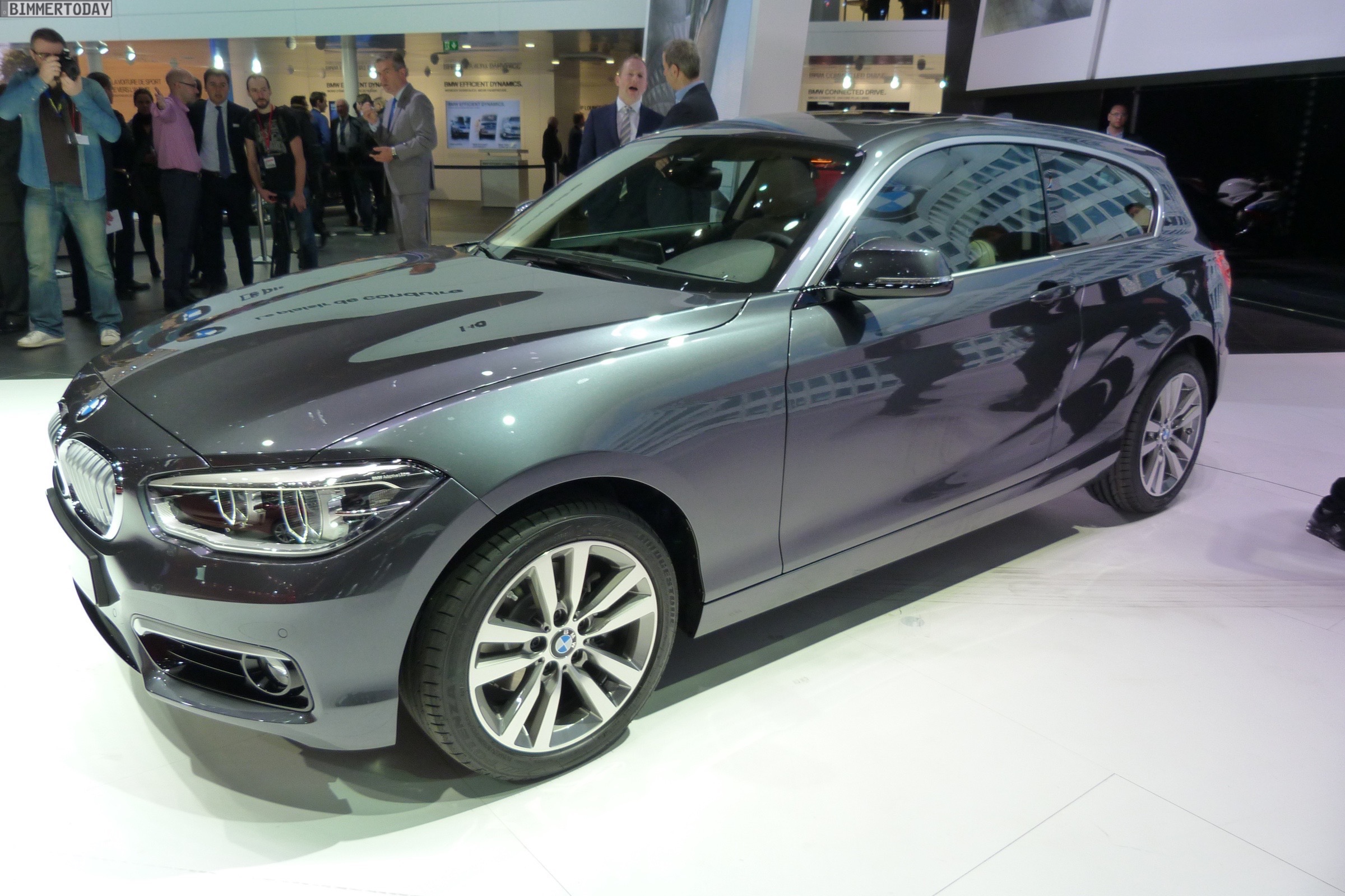 BMW 1er Facelift Dreitürer F21 LCI 120d xDrive Urban Line 2015 Autosalon Genf LIVE 01 09