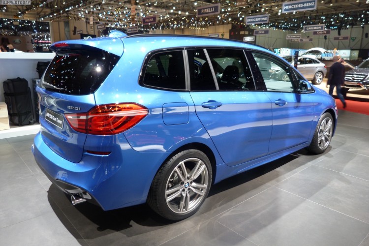 BMW-2er-Gran-Tourer-F46-2015-220i-M-Paket-Estoril-Blau-Genf-Autosalon-Live-02