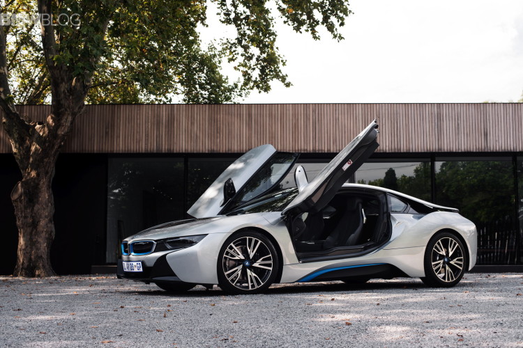 BMW i8 cars starting to sell at MSRP in the U.S.