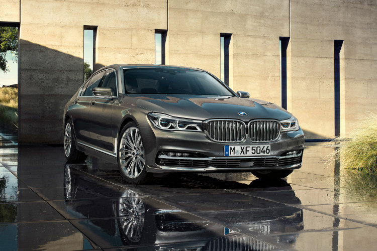 Seven Remarkable Design Features On The 2016 BMW 7 Series You Have Missed
