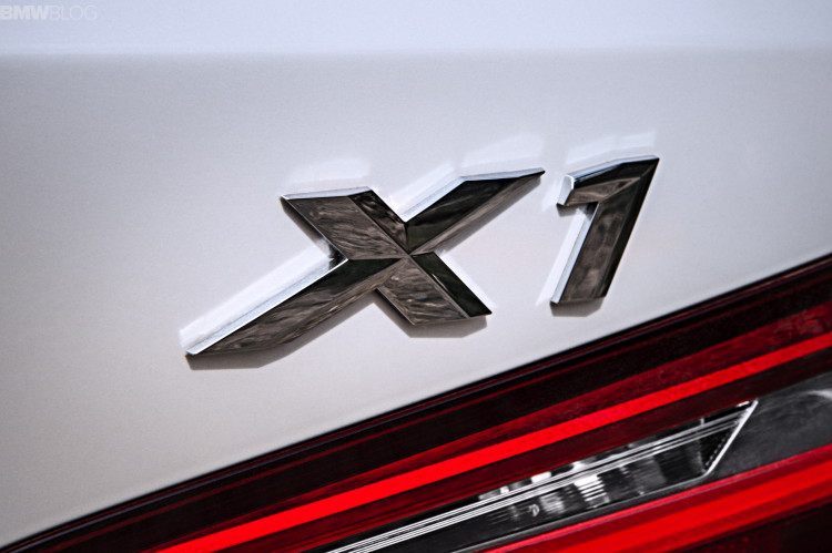 2016-BMW-X1-exterior-1900x1200-images-09