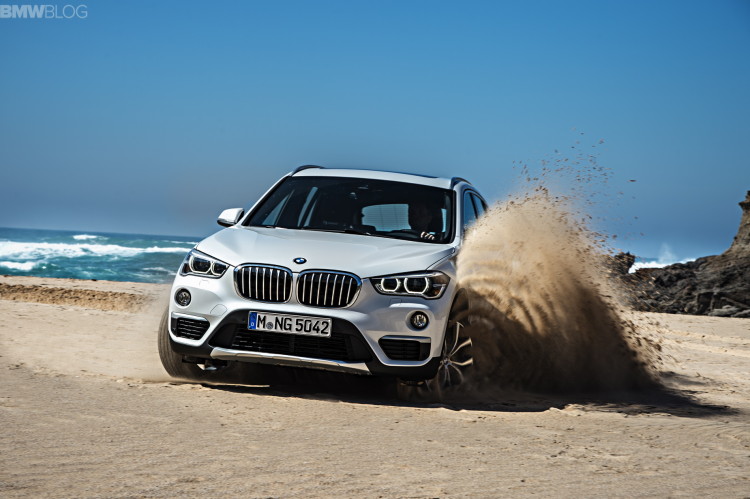 2016-BMW-X1-exterior-1900x1200-images-35