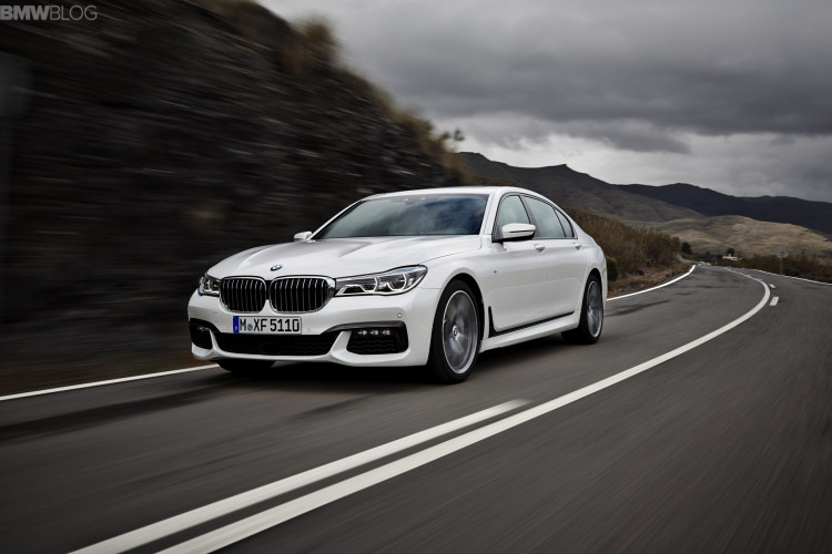 2016 bmw 7 series M Sport Package images 1900x1200 02 750x500