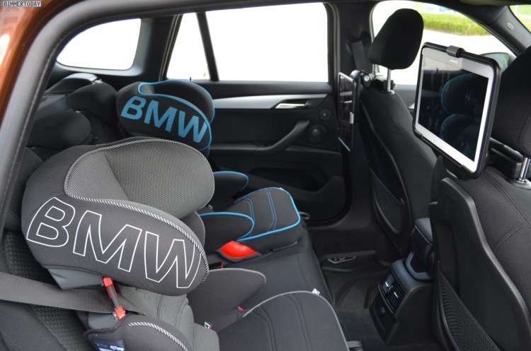 2015-BMW-X1-F48-Zubehoer-Kindersitze-Stoff-Grid-03