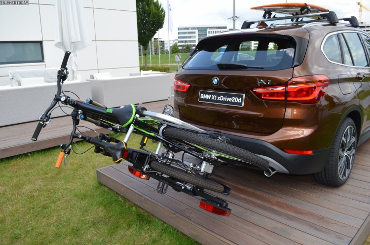 2015-BMW-X1-F48-Zubehoer-Kindersitze-Stoff-Grid-08