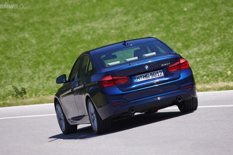 BMW 340i runs from 0 to 62 mph (100km/h) in 5.1 seconds