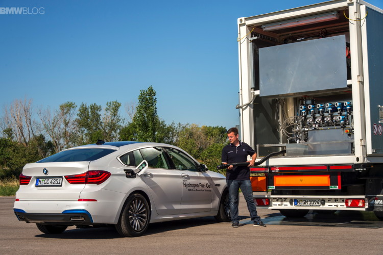 BMW Still Working on Hydrogen-Powered Models