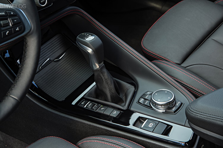 New-BMW-X1-interior-1900x1200-images-04