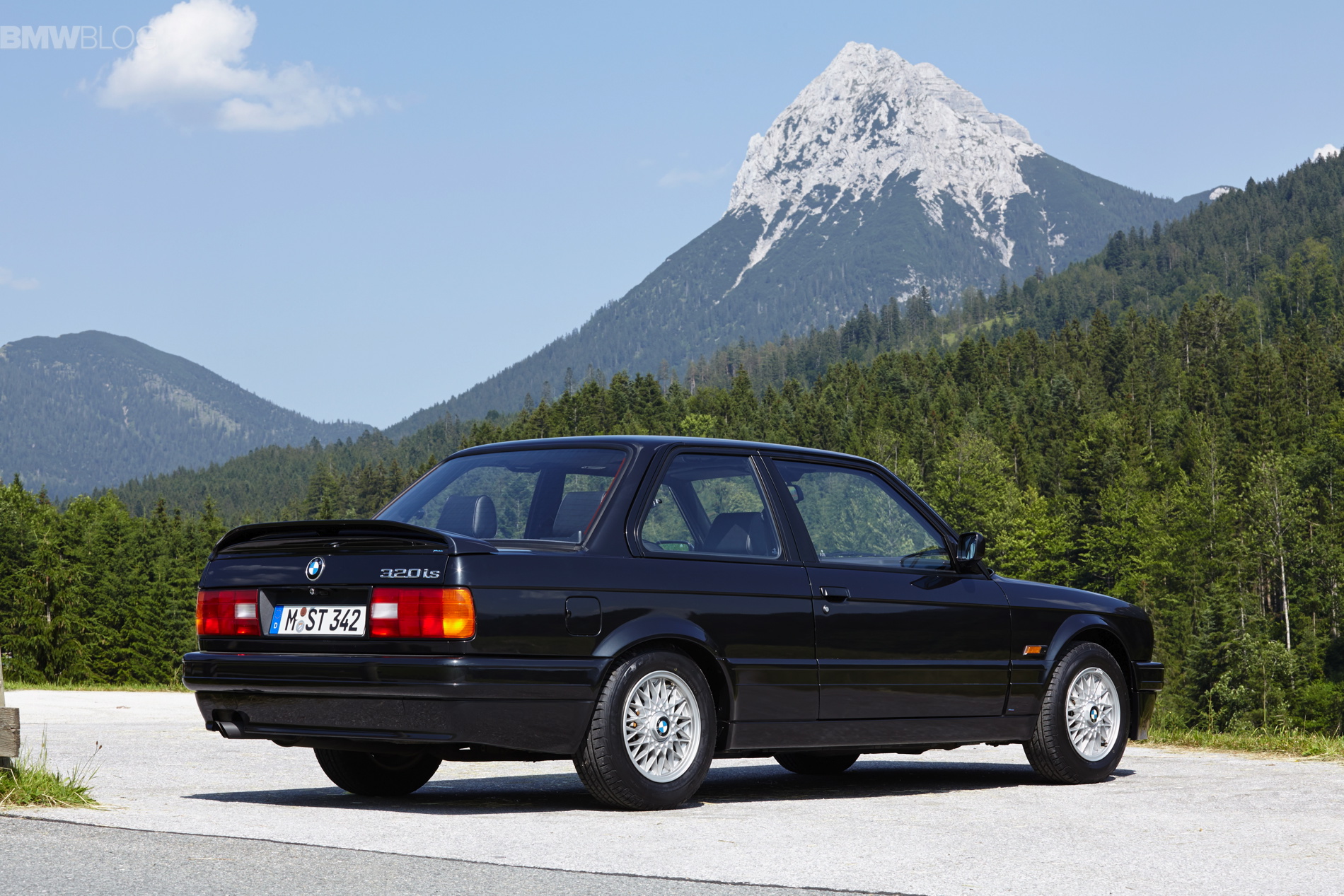 Everything You Need To Know Before Buying a BMW E30
