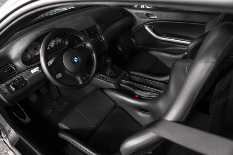 BMW-M3-GTR-Road-version-1900x1200-images-13