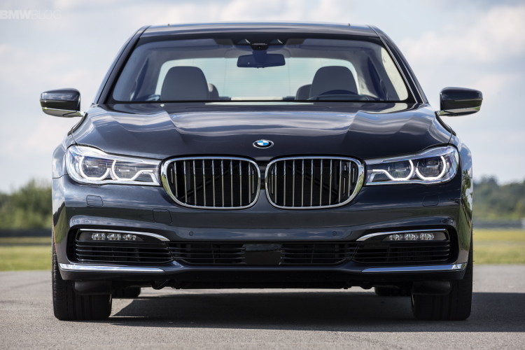 2016 bmw 7 series launch new york images 1900x 1200 43 750x500