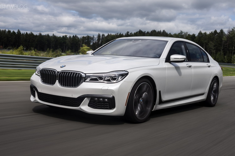 See the 2016 BMW 750i xDrive accelerating to 155 mph