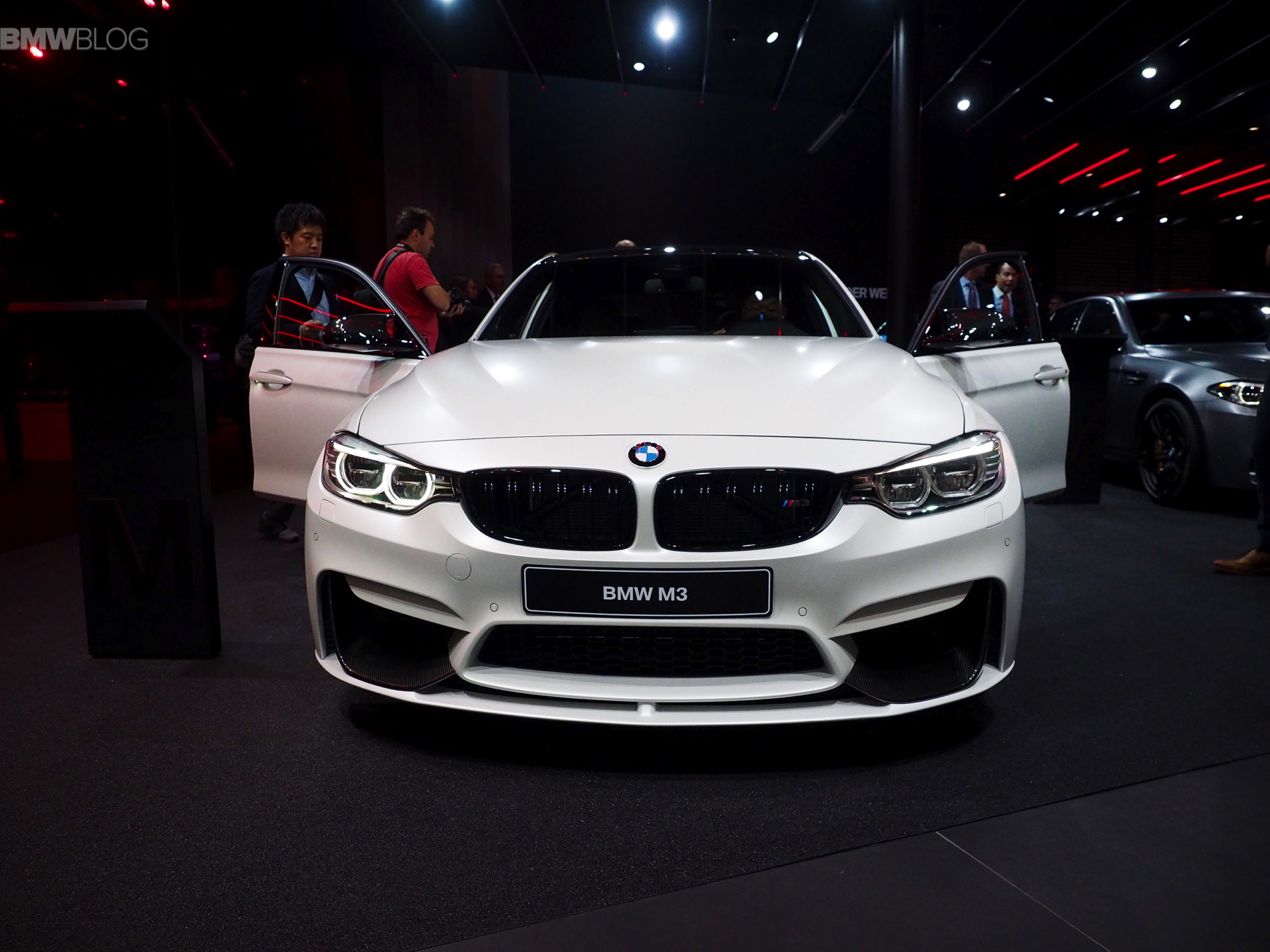 BMW M3 Frozen Brilliant White images 11