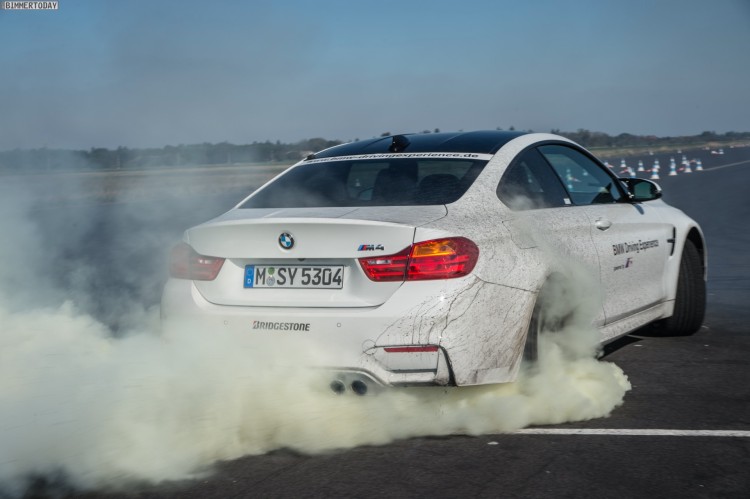 Oktoberfest-2015-BMW-M4-Drift-Training-Brezel-07