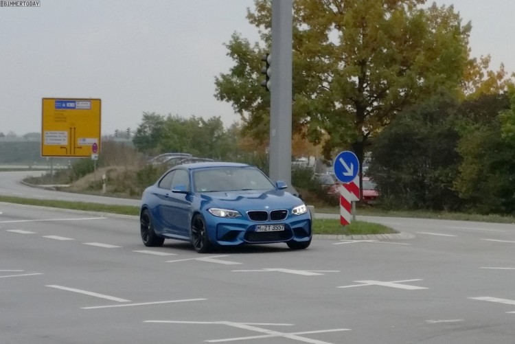 BMW M2 Live Photos 750x501