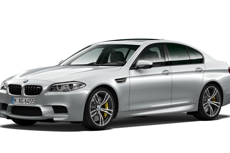 VIDEO: BMW M5 Pure Metal Edition is scary fast