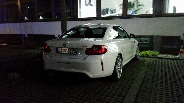 BMW M2 Alpine White 04 750x422