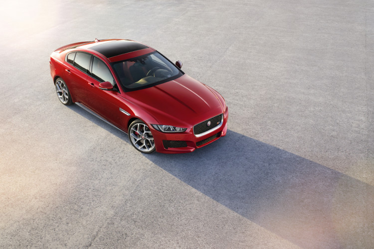2016 Jaguar XE will take on the BMW 3 Series