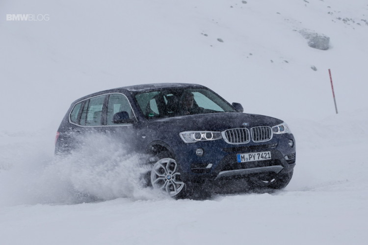 BMW X family plays in the snow