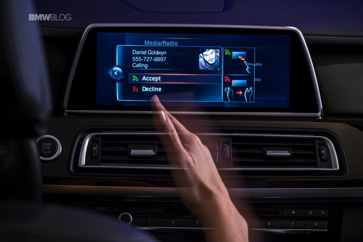 BMW-gesture-controls-2