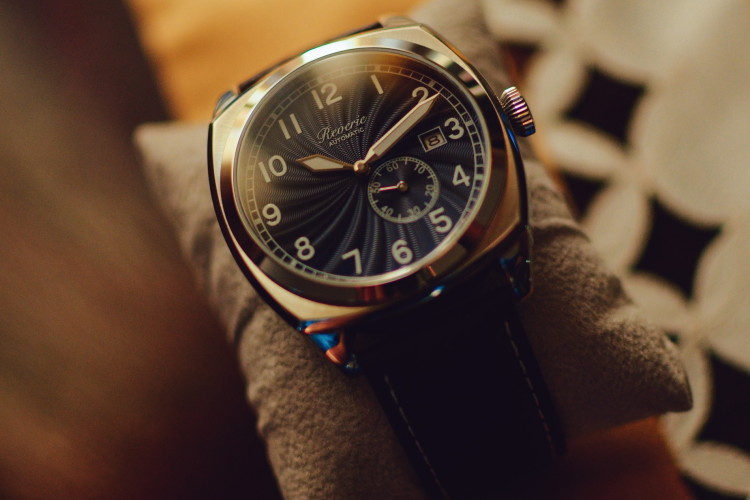 reverie watch 6 750x500