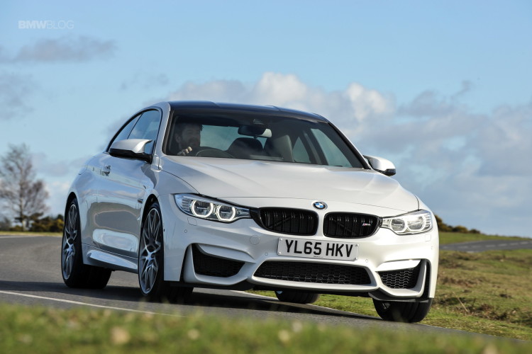 Automobile drives BMW M4 Competition Package