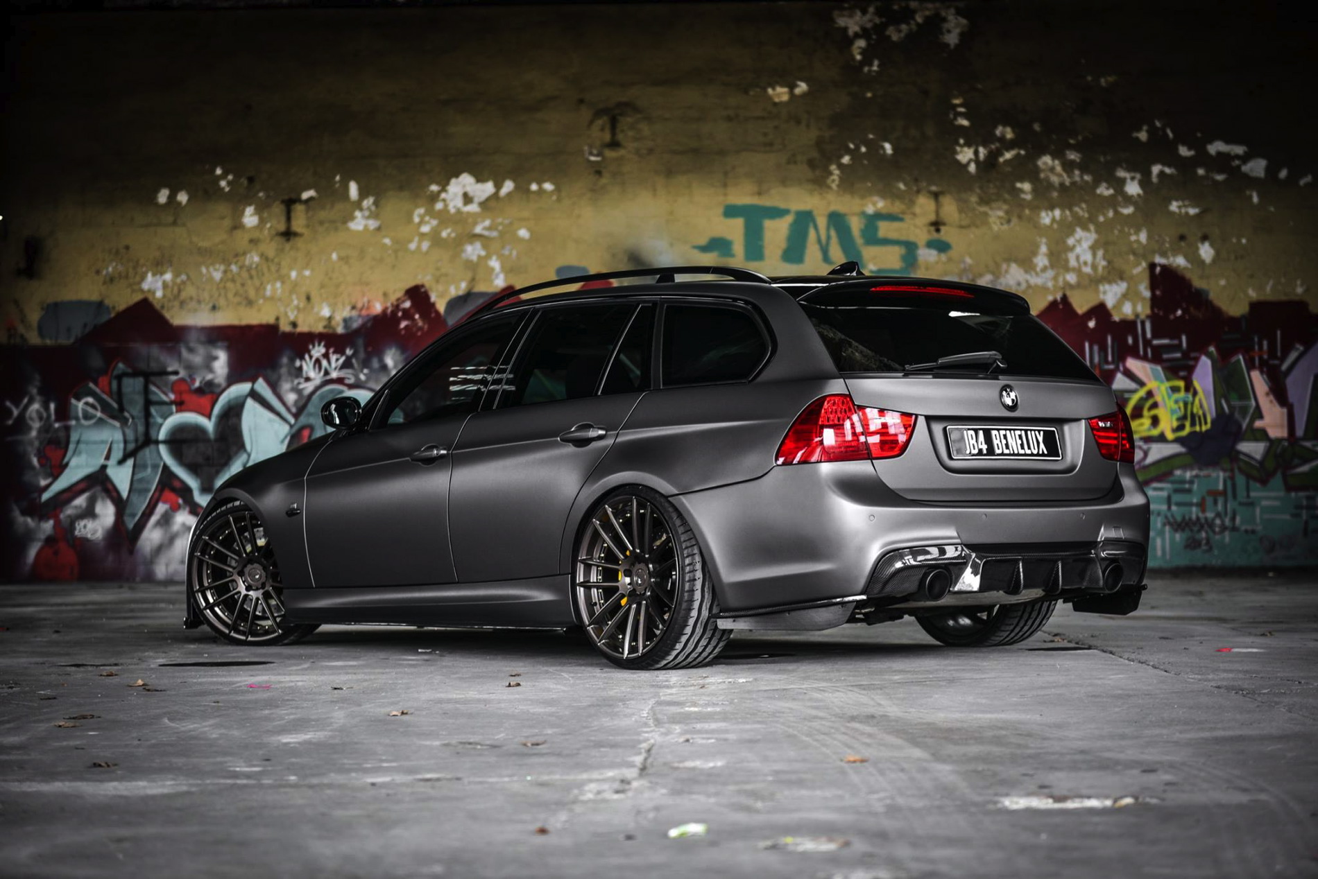 This heavily tuned BMW 335i Touring delivers 800 horsepower