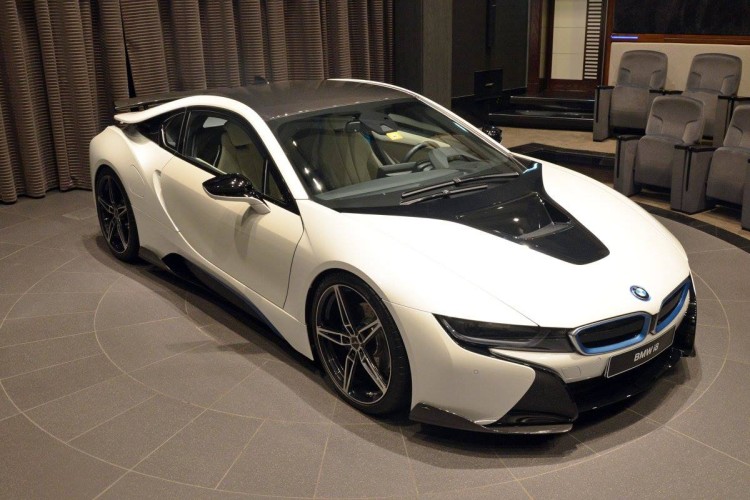 AC Schnitzer gives the BMW i8 a racing look
