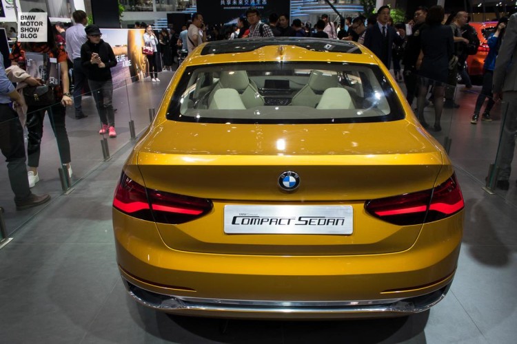 BMW-1er-Limousine-F52-Sunglow-Metallic-Peking-2016-10